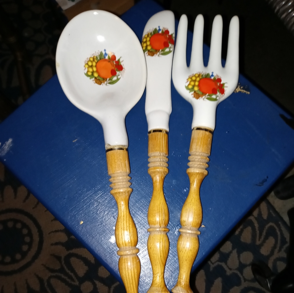 VINTAGE KITCHEN SET